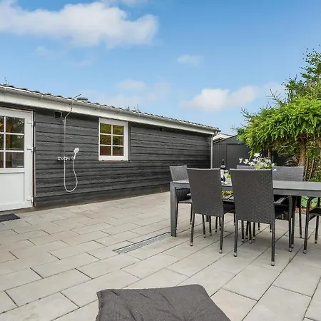4 Bedroom Nice In Tarm Hemmet