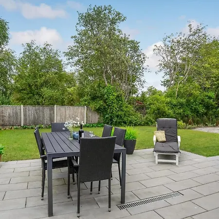 4 Bedroom Nice In Tarm 別荘 Hemmet