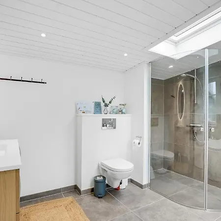 別荘 4 Bedroom Nice In Tarm
